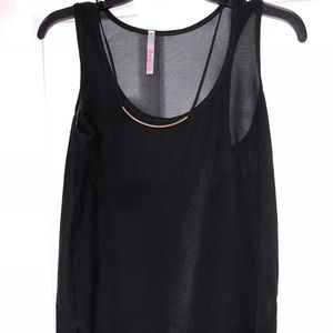 Gold Chain Sleeveless Blouse 